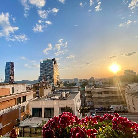 Rtsh Apartment Tiranë Eksteriør bilde