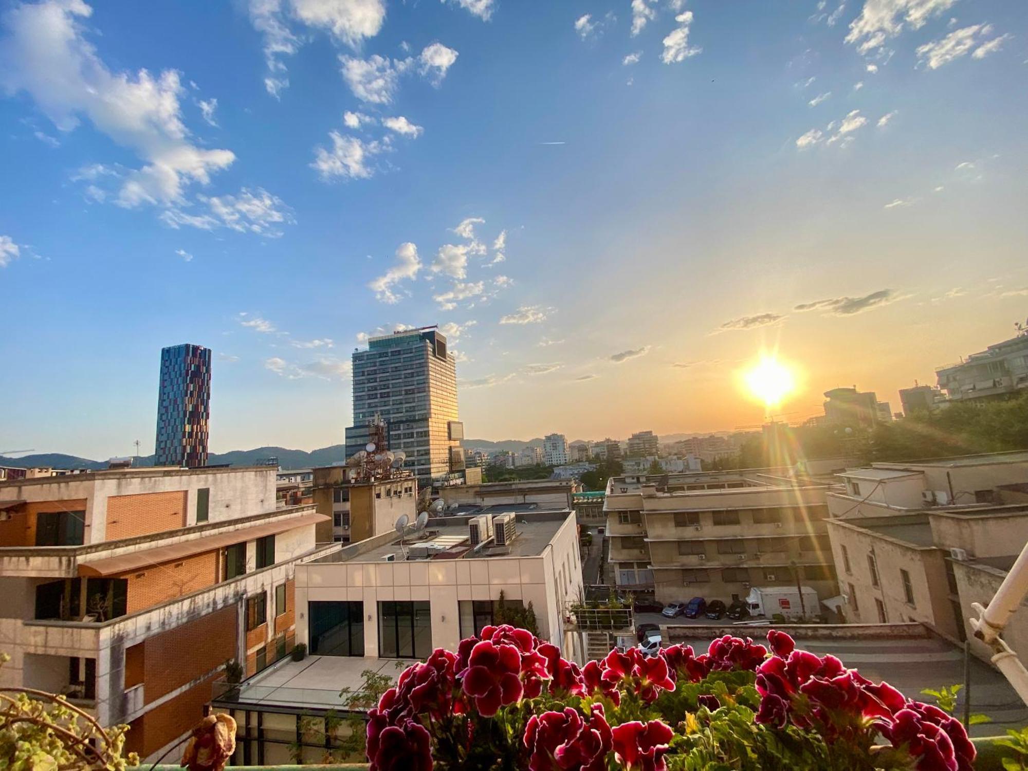 Rtsh Apartment Tiranë Eksteriør bilde