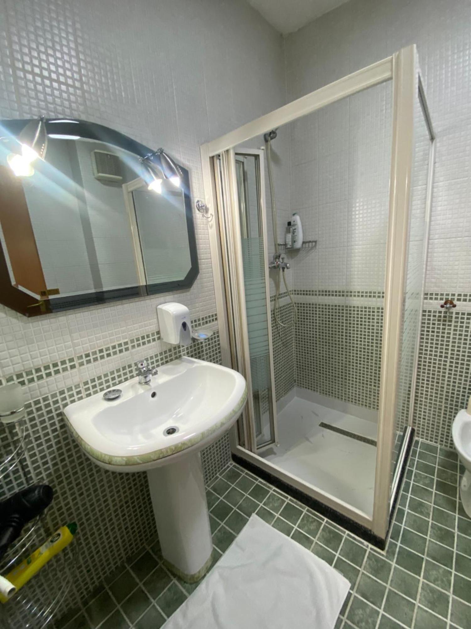 Rtsh Apartment Tiranë Eksteriør bilde