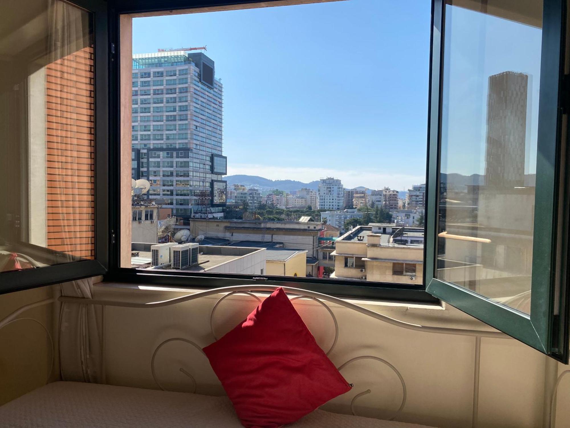 Rtsh Apartment Tiranë Eksteriør bilde