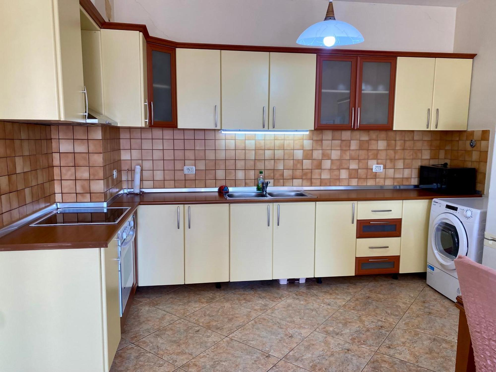 Rtsh Apartment Tiranë Eksteriør bilde